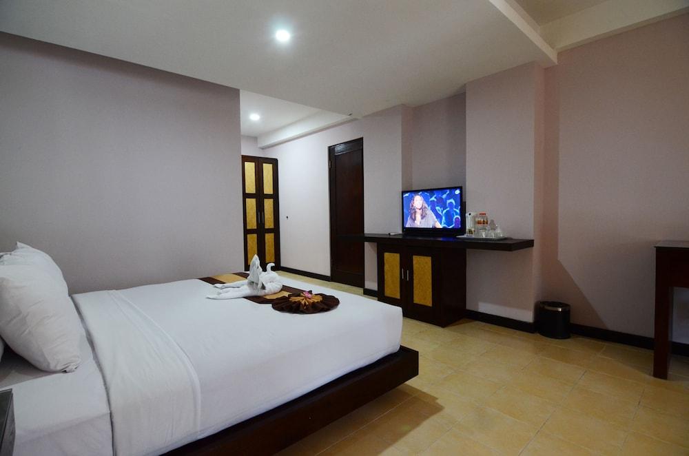 Grand Santhi Hotel Denpasar Extérieur photo